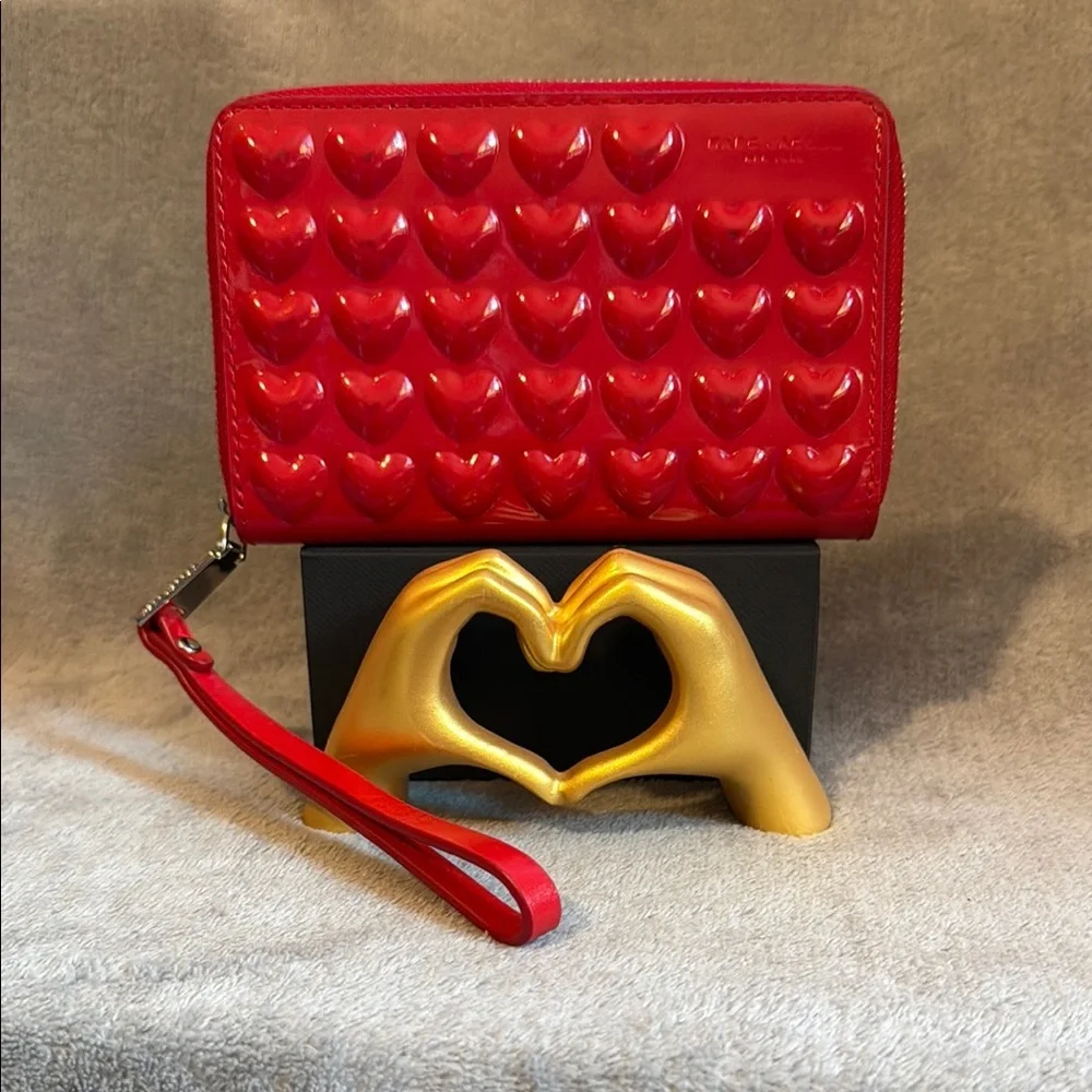❤️MARC JACOBS❤️Red Embossed Hearts Patent Leather Phone Wristlet/NWOT
